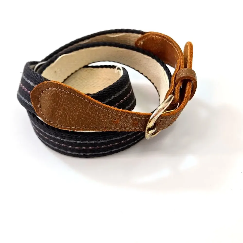 Unbranded canvas web